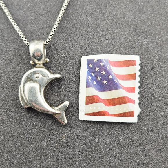 Italian Silver Chain with Dolphin Pendant - Picture 3 of 6